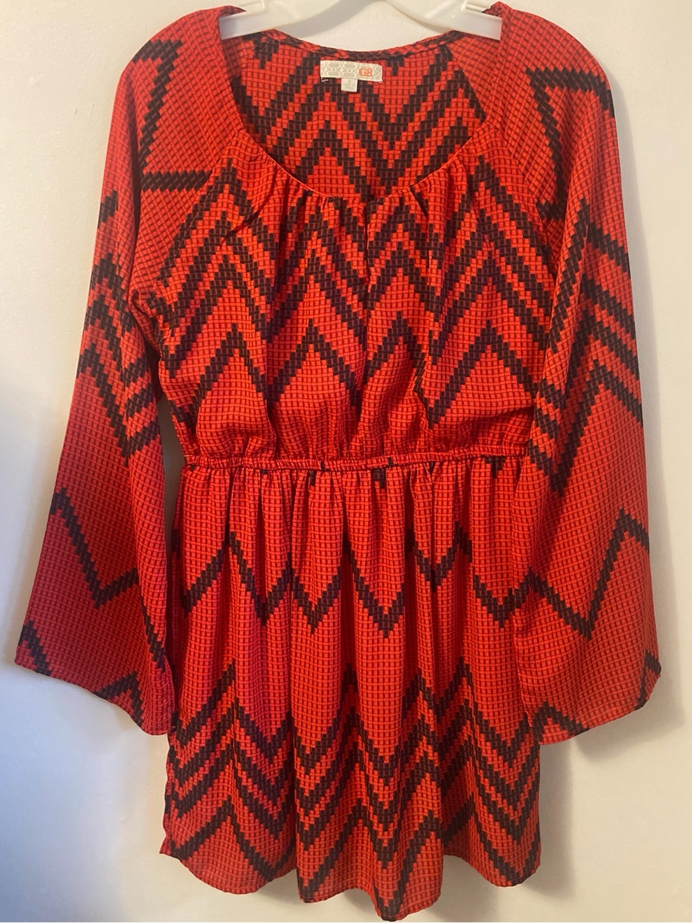 GB Gianni Bini Red Black Geometric Chevron Dress Tunic Southwestern Desert Boho